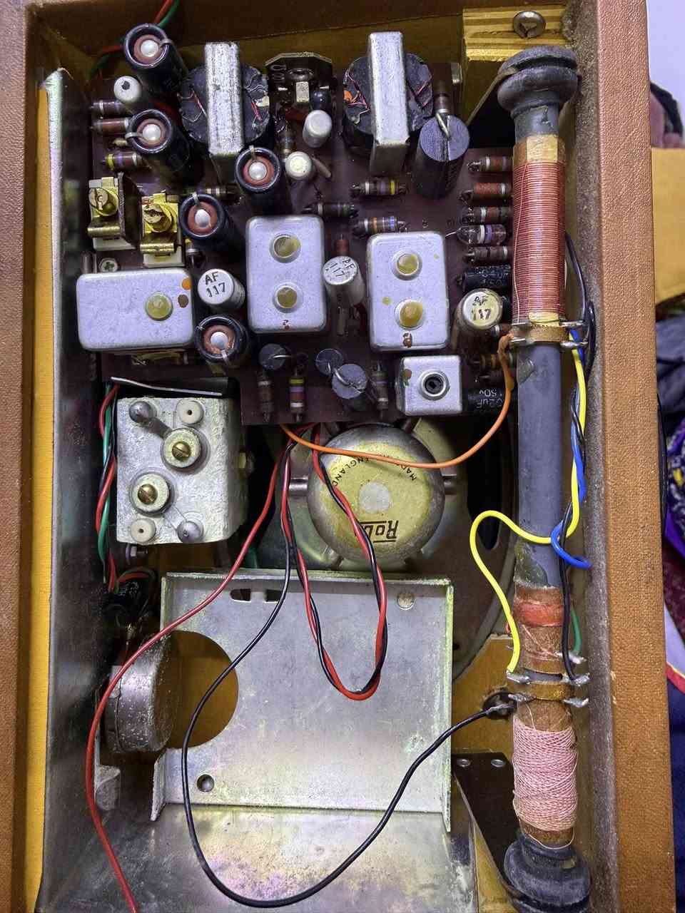 راديونوع روبرت انكليزي قديم صناعه الستينات للبيع الاتصال***********
