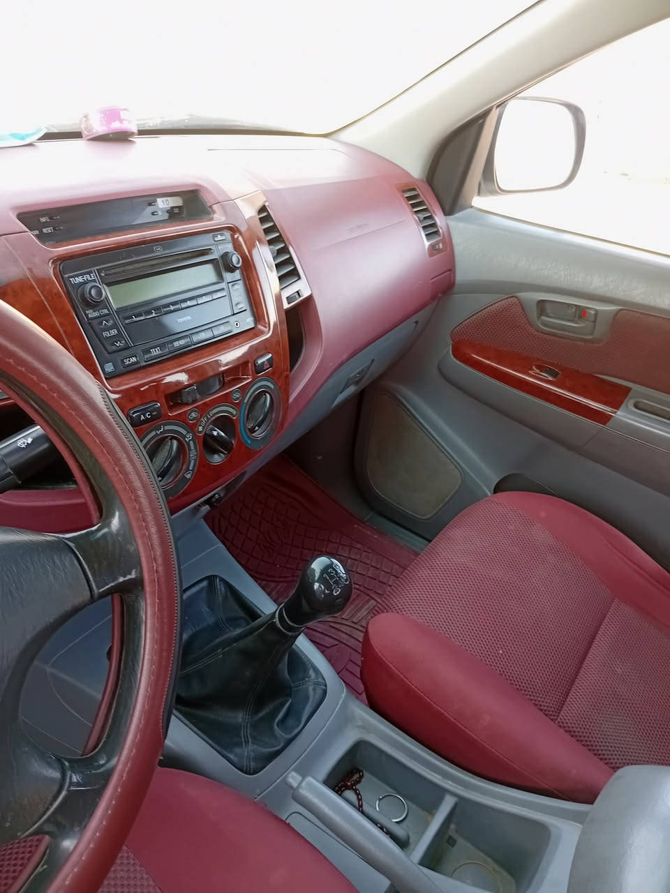 السلام عليكم فلاونزه 2011دبل ايرباك 
شاصي 19 مكفوله قطرت صبغ مابيه سليفون الشركه قماره وبنيد واسط دولي ماشيه 158 بسمي السنويه لغاية 2029/1/17 تبريد تدفئه صار شهرين داخله هزه مكاني صويره السعر 180 
غير متواج على الفيس 
الرقم ***********
