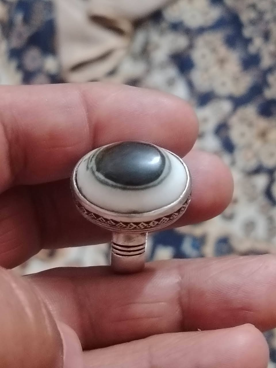 جزع يماني بقري صياغة يدوية ثقيلة


**إذا كنت صاحب هذا الإعلان وتريد حذفه لأي سبب، رجاءا أرسل رسالة إلى الدعم الفني**