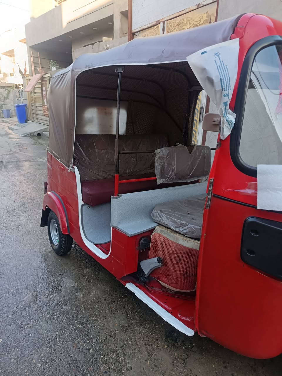 تكتك موديل 17رقم وسنويه يارادله شي واحد بس تبدل كور ولباقي ما بي شي وبيه صفحه مصبوغه  مكان بغداد رأسه شارع 20 رقمي ***********
