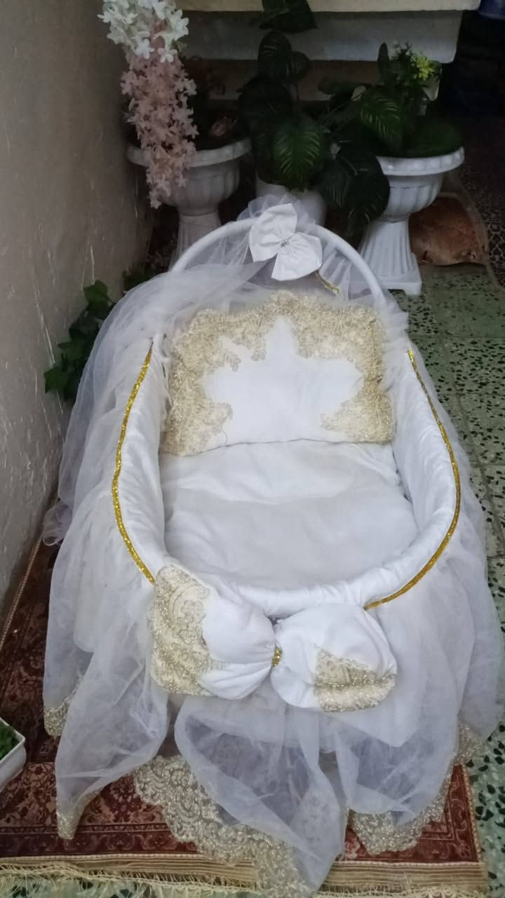 السلام عليكم غراض للبيع صوبه نظيفه ب60 الف كنفيره الحجم الكبير لمس وريمونت 3سرعات شغاله اوعلفحص نظيفه ب110الف سرير طفل نظيف معه الدوشك ب40الف كاروك نظيف كامل معه التول ماله ب25 الف مكانهن بغداد الدوره ابودشير *********** بغداد, العراق
