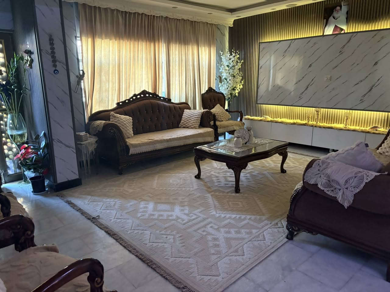 سلام عليكم عيوني هذا تخم نضيف اي كسر مابي 10مقاعد وميز طعام هم نضيف  وبيهن مجال مكان البياع مواصلات رابعه


**إذا كنت صاحب هذا الإعلان وتريد حذفه لأي سبب، رجاءا أرسل رسالة إلى الدعم الفني**