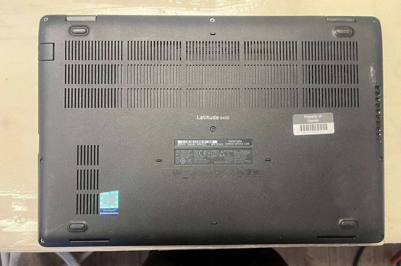 Model: Dell Latitude 5400
Processor (CPU): Intel Core i5, 8th Generation (U-Series)

RAM: 8GB DDR4

Storage: 256GB SSD

GPU: Integrated Intel UHD Graphics 620 (Up to 4GB Shared VRAM)

Display: 14.0" FHD (1920x1080)

Operating System (OS): Windows 10 or Windows 11 (Upon Request)

الملحقات والهدايا

( شاحن اصلي - حقيبة لابتوب - ماوس )


**إذا كنت صاحب هذا الإعلان وتريد حذفه لأي سبب، رجاءا أرسل رسالة إلى الدعم الفني**
