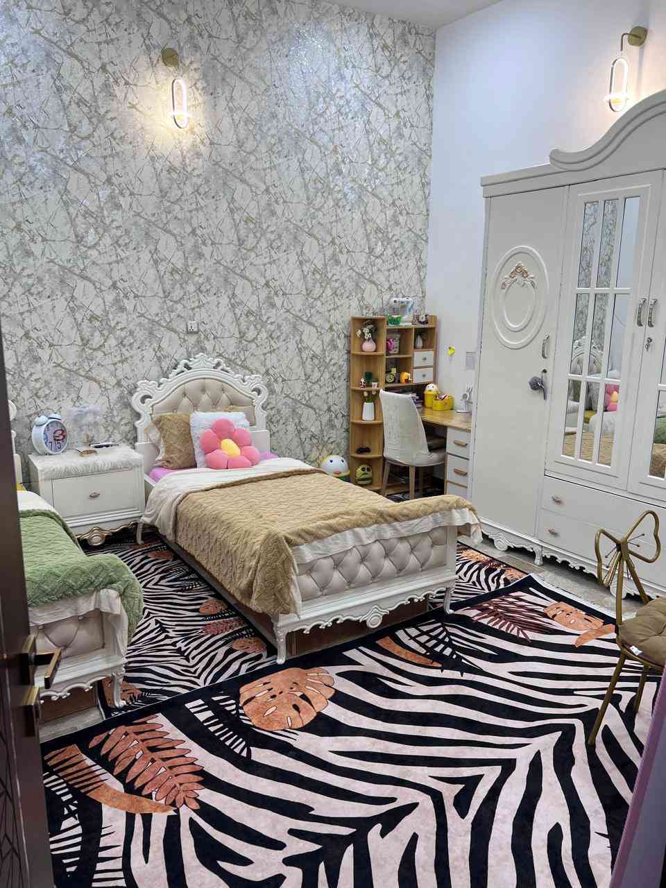 🏠 للبيع – دار سكن في التقيه الأولى

📐 المساحة: 250 متر
🏢 البناء: طابقين – بناء حديث

📍 المواصفات:   📍
• 5 غرف نوم
• ⁠صاله عدد 2
• صحيات عدد 2
• ⁠استقبال
• ⁠مطبخ
• ⁠كراج سيارة 
• تصميم حديث 

📞 📸 للاستفسار مراجعه مكتب ميثم للاستثمار العقاري / الجزائر شارع المطاعم / مقابل مخبز باب الحاره 
او الاتصال على الارقام التاليه
***********
***********
