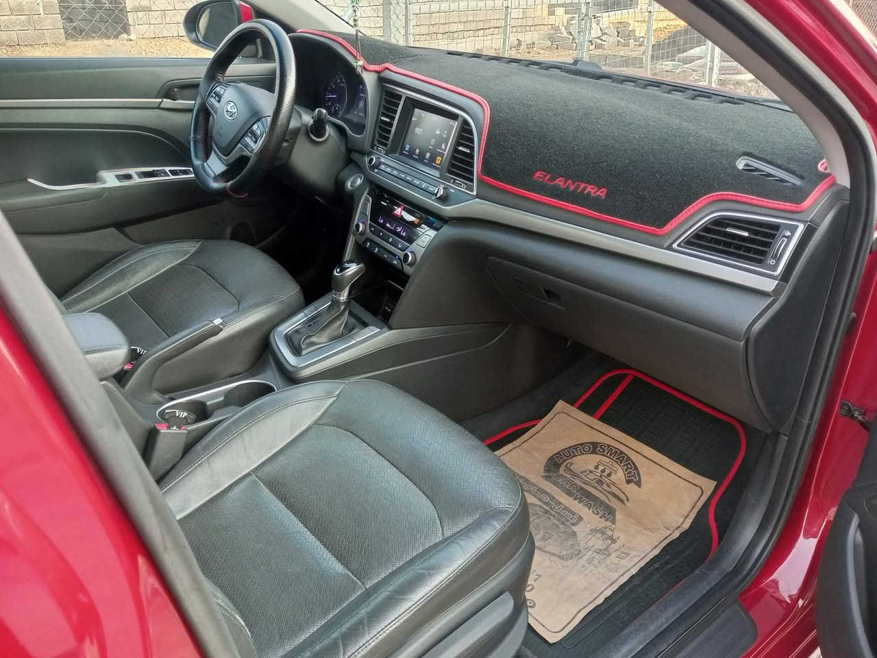 السلام عليكم ورحمه الله وبركاته هونداي النترا موديل 17 ماروني وارد كندي /صور ضرر موجودة/محرك مبدل حجمDOCH/2000مواصفات  ليمتد فول عدا فتحة السقف ماشيه 97ميل بيها تعديل بارد بجاملغ ورا السكن قطع وحده صبغ بونيد مبدل هزه جديده سنويا 2029 السعر 143 بيها مجال  الهاتف ***********/سونار موجود
