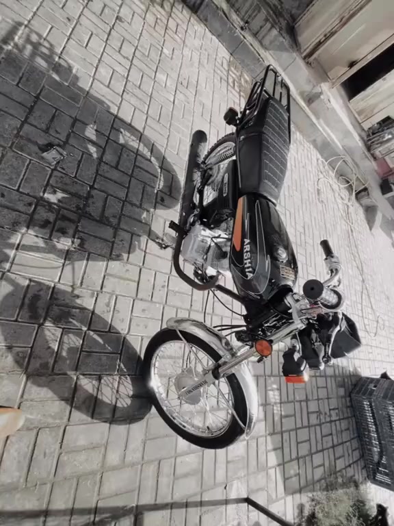 السلام عليكم دراجه للبيع أرشه موديل 25 بيه صوت بالكرامت شيفت سعر 600 وبيه مجال ***********
