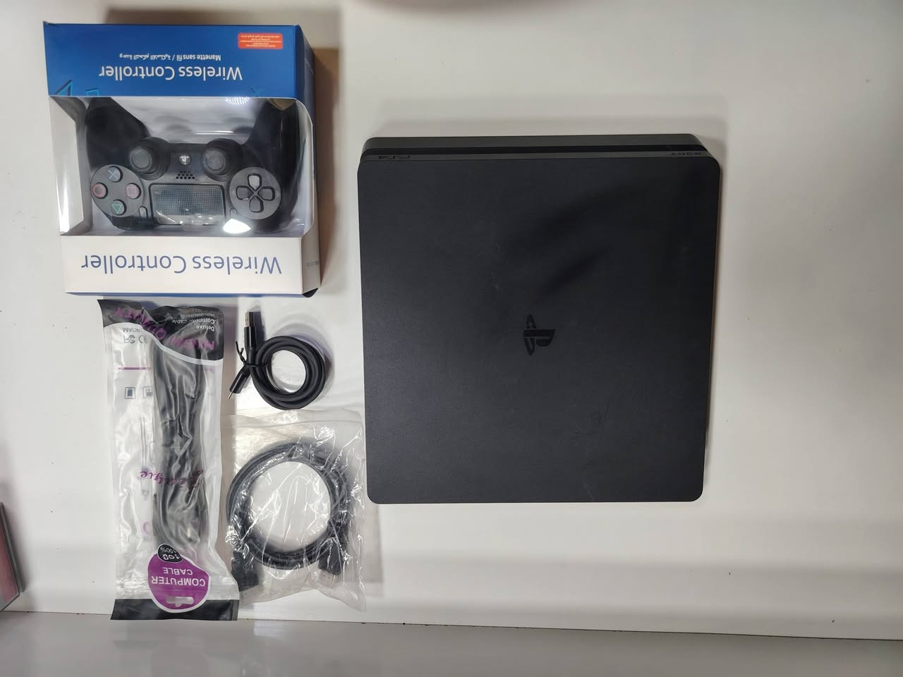 بلي 4  سلم معدل  بالة مكفول من الفتح والتصليح 
مع كافة ملحقاته والعاب من اختيار المشتري 
بسعر 270 ألف فقط 

مكتب أحمد الزاملي 
الدغارة / شارع الطيور / ***********
