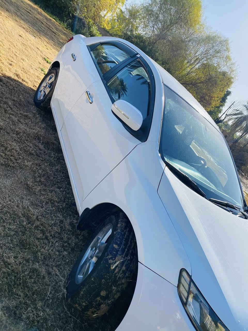 السلام عليكم 
سيراتو ١١ خليجي للبيع المواصفات 
كير مكينه صدر تخم تاير كشر خير من الله 
نص فول السياره جاهزه من كلشي 
الساره معروضه ب٨٢ وبيها مجال 
للتواصل ***********
عنوان السياره واسط
