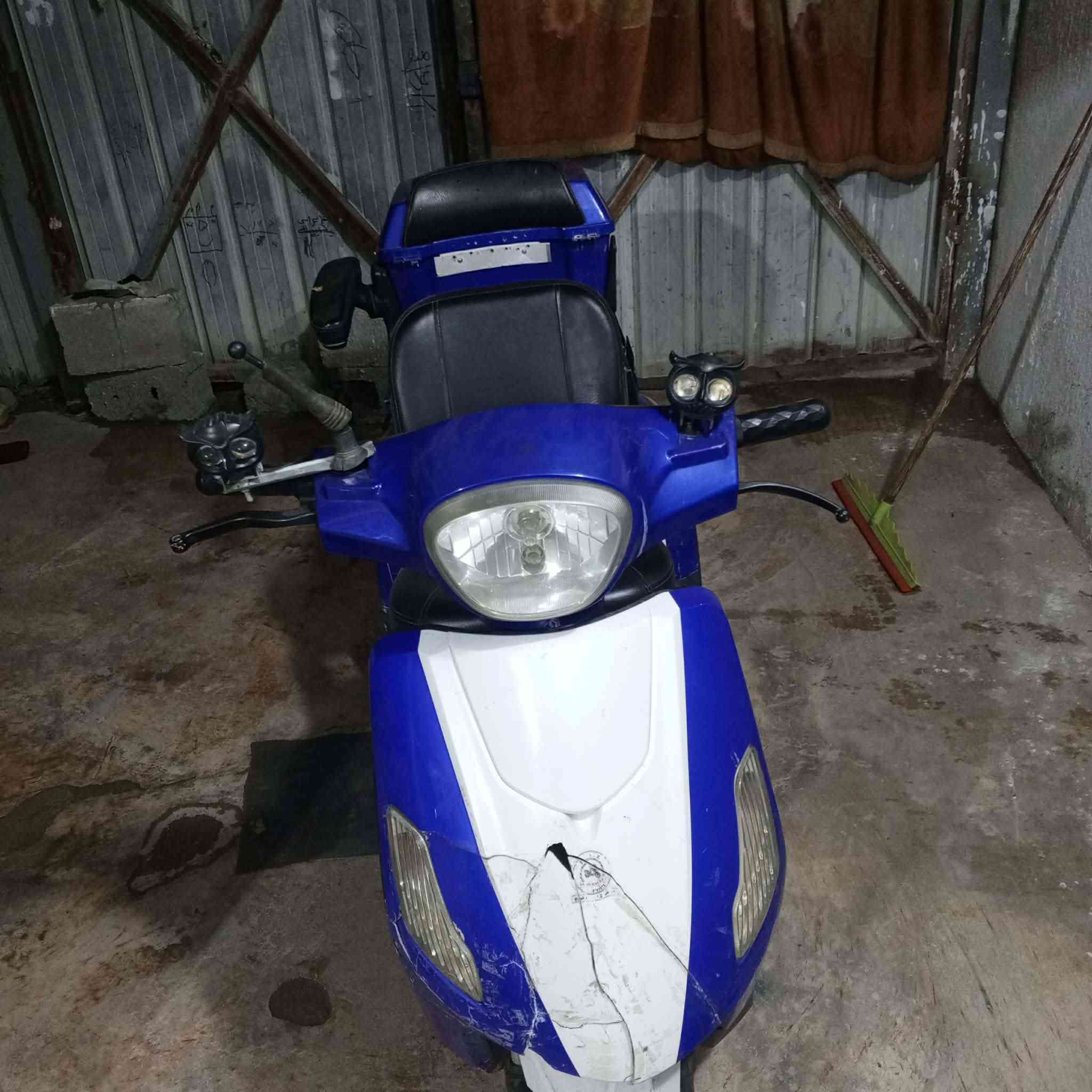 موطور شحن 6بطاريات جدد يقرن عشره ونص وسعر 400 وبي مجال استفسار علئ هاذا الرقم ***********
