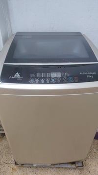 غساله للبيع حجم 20 السعر ٣٠٠ الف نهايتها اي عطل مابيها سبب البيع لان ب...