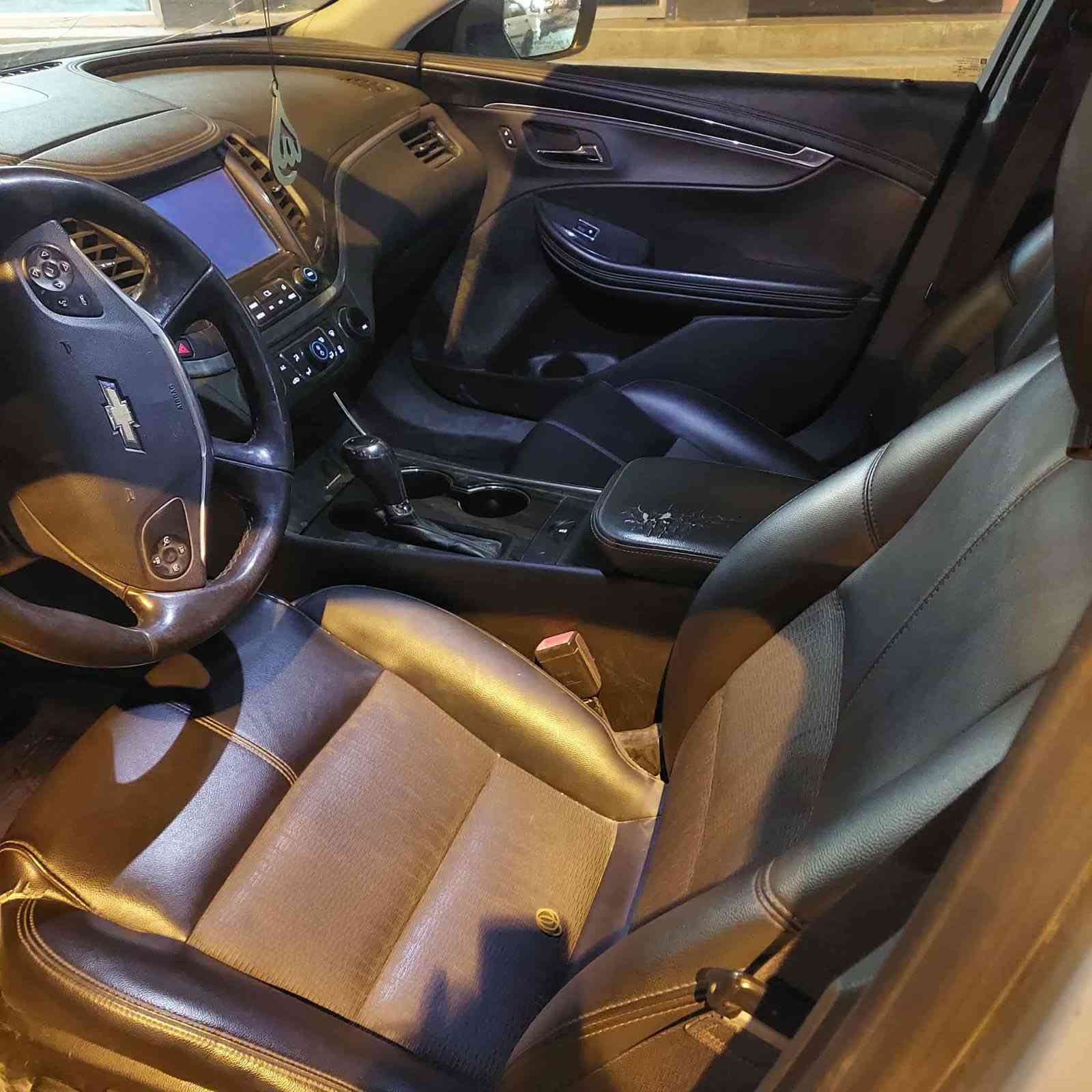 السلام عليكم
عندي امبالا ٢٠١٦ رايد مراوس بدوج كرفان موديل ١٤ بدون فرق او فرق قليل

V6   3600 
گير و مكينة كفالة 
تخم تايرات مبدل هذا الشهر
تبريد ثلج 
صدر ١٠٠٪؜ 
هزة جديدة سويتها قبل اسبوعين و السنوية نافذة لحد ٢٠٢٩ 

شاشة چبيرة قاصة و كشن السايق تحكم كهرباء 
مقاعد جلد

ماشية ١٦٠ الف ميل
السيارة بدون ايرباك و صور السونار و الحادث موجودات.

***********
