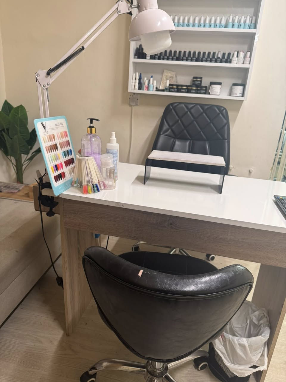 ميز اكرلك مع رفوف ع طرف توصاه خشب جديد ونظيف مابي اي ضرر مستعمل قليل جدا  سعر140


**إذا كنت صاحب هذا الإعلان وتريد حذفه لأي سبب، رجاءا أرسل رسالة إلى الدعم الفني**