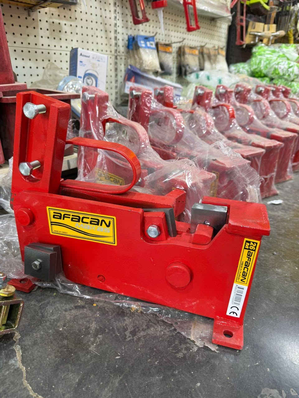 متوفر لدى انشائية القمة
سبيسر صب جميع القياسات 

يدة عصفور ثقيل اصفر 

عصفور ثقيل اصفر 

مقص شيش أفكان 

كل مايحتاجه نجار من العدد والمواد الانشائية 

الاستفسار والأسعار يرجى مراسلة صفحة او رقم الواتساب 

***********
