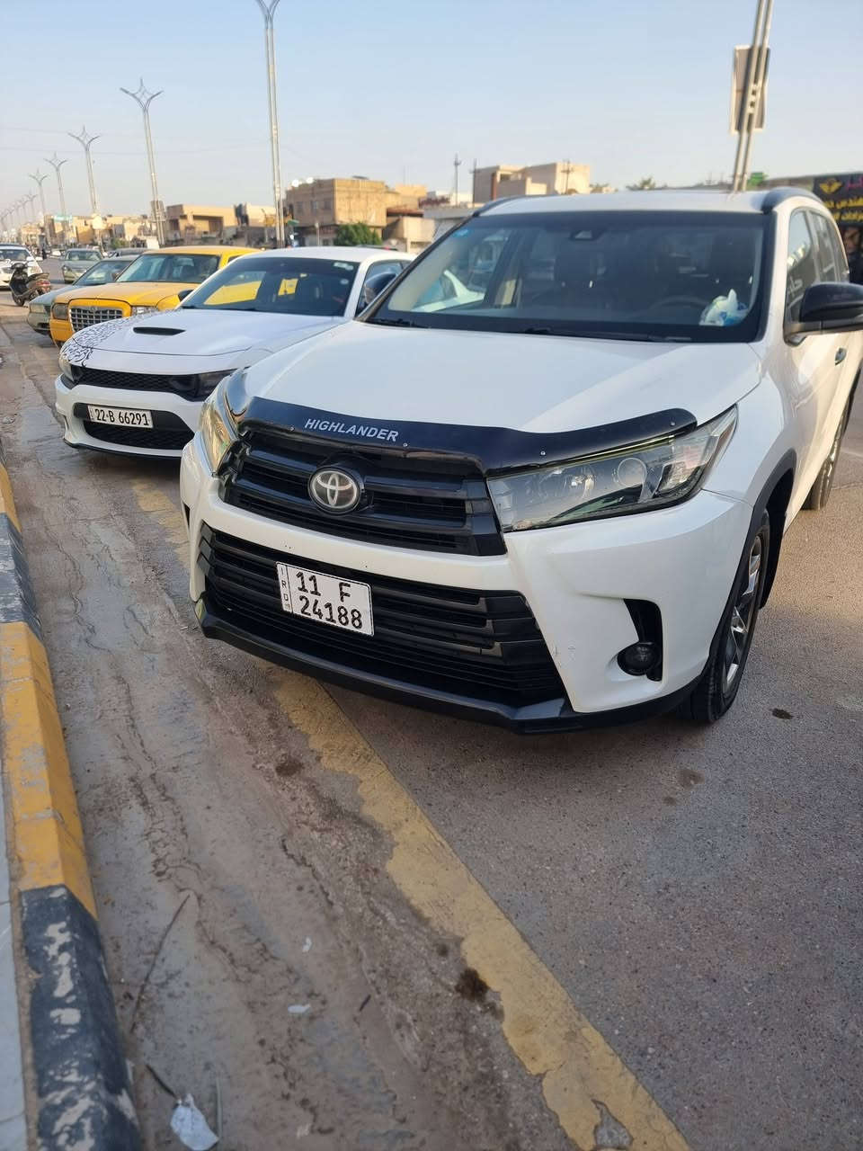 🌹🌹تحية طيبة🌹🌹 
تيوتا هايلاندر 2019 se 
محرك 3500 v6 
بصمه 
فتحه 
فور ويل 
جنطه كهرباء 
ويل 19 
بردات خلفيه 
كشنات منفصل 
كشنات كهرباء 
كشنات منفصل 
تدفئة كشنات + استيرن 
أشاير بالمري 
ماشيه 72.000mil
صور الحادث من ضمن الصور 
تبديل جاملغات أماميه وبنيد 
ارباكات سليمه 
مكان السياره محافظة واسط 
اي استفسار الاتصال على 
*********** 
***********
