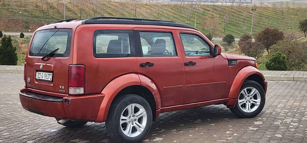 دۆج نیترۆ2007 مواسەفات 
  دەبڵ ئەکسل 
گێڕ ئۆتۆماتیل ABS
 تەحدید سرعە 
چوار جام کارە باو ئۆتۆ تراکشن
 بەشەرت هەموو گیانی 
 سەیارەکە کامل بۆیاخە
 ڕەقەم سلێمانی
 سەنەویو ڕەقەمی تازەیە بە
 ناوی خۆمەوەیە چوار تایەی
 لۆکم بۆ بەستوە پێشو دوای
 تازە داگیراوە 
چرکەی تیا نیە تەبرید ساردو گەرم بەشەرت   گێڕ و مە کینەو تەحویل بەشەرت 
سعری 72مەعمەلە
***********
