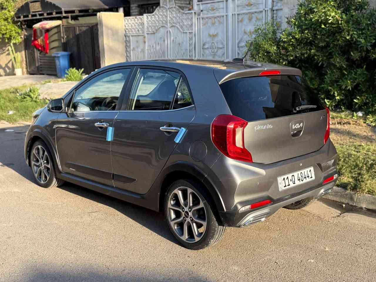 السلام عليكم 

كيا بيكانتو Xline وارد كوري تجي فل مواصفات موديل 2022 فل مواصفات عدى الفتحه بيها صبغ بنيد فقط  ومقدمة الشاصي الايمن راجع بارد لا صبغ ولا حمي ولا معجون وموجود بالسونار مكينه 4 سلندر 1.4 MPI كير 5 نمر  ماشيه 83 كيلو متر مناقصها اي شي رقم بغداد الجديد بأسمي عارضها ب 100 وبيها مجاال بسسسسيط رقمي ***********

مكاني بغداد / حي الجهاد 

مواصفاتها : 

* كشنات جلد 
* شاشه أندرويد 
* رادار امامي 
* تنبيه مغادرة المسار 
* حساسات خلفيه 
* مريه الجانبيه شفط 
* الستيرن فل تحكم 4 جهات 
* شاشة كيا ترحيب 
* بصمة تشغل + أبواب + صندوك 
* لد نهاري امامي 
* بك لايت لد بغداد, العراق
