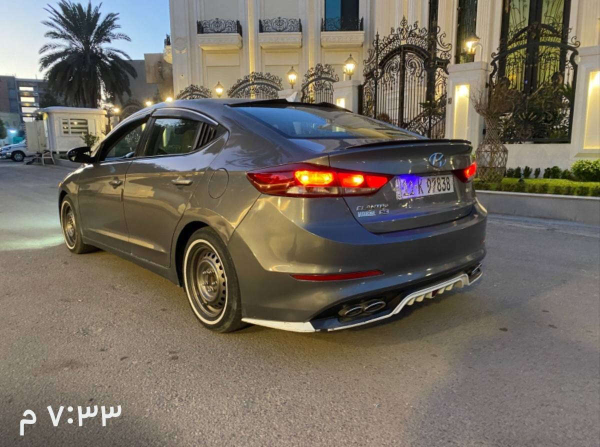 النترة ٢٠١٨ وارد أمريكي محرك مبدل حاوية جديد كير اوتو ضربته فقط دعامية امامي ومصبوغ باب السايق والخلف السايق والجاملغ الخلفي اثر شخوط ألسيارة ليبل واحد تبريد شغال تخم تاير جديد تحكم ستيرن والسيارة مثل ما موضح بصورة السعر ١٣٠ وبيه مجأل استفسار على الرقم ***********
