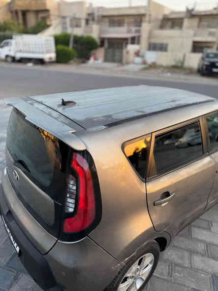 كيا صول 2015 وارد امريكي
مواصفات عادية مكينة ١٦٠٠ GDI بحالة ممتازة دهن اصلي 
بانزين محسن 

كير مكينة كفالة 
تبريد يحتاجلة غاز 

السيارة كلها جاردة مثل ما موضح وبيها دحجات ورصعات
يرادلها صبغ عام 

للبيع السعر شدة وبيها مجال بسيط 
مكان السيارة حي الجامعة او الشعب

***********
واتساب بغداد
