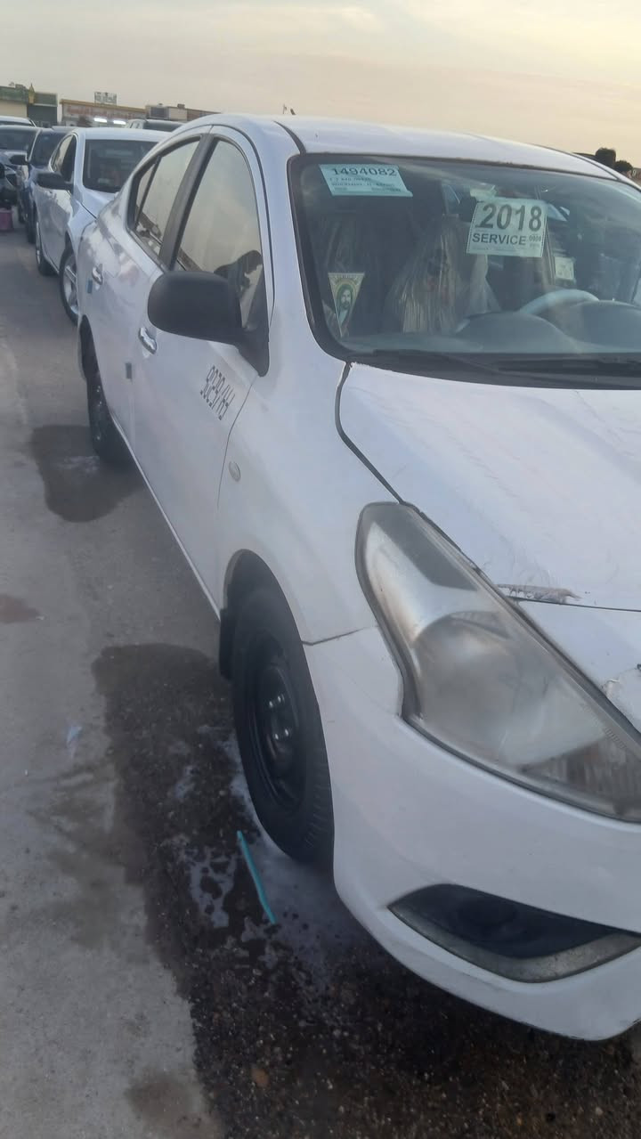 مديل 18 هندي بليته زركه   بيها جاملغ وبنيد البدي شوف العين ابيع كوم حديد  اكفلك العيب الشرعي ولصوليات ب٧٥ وبيها مجال  بس اتصال ***********
