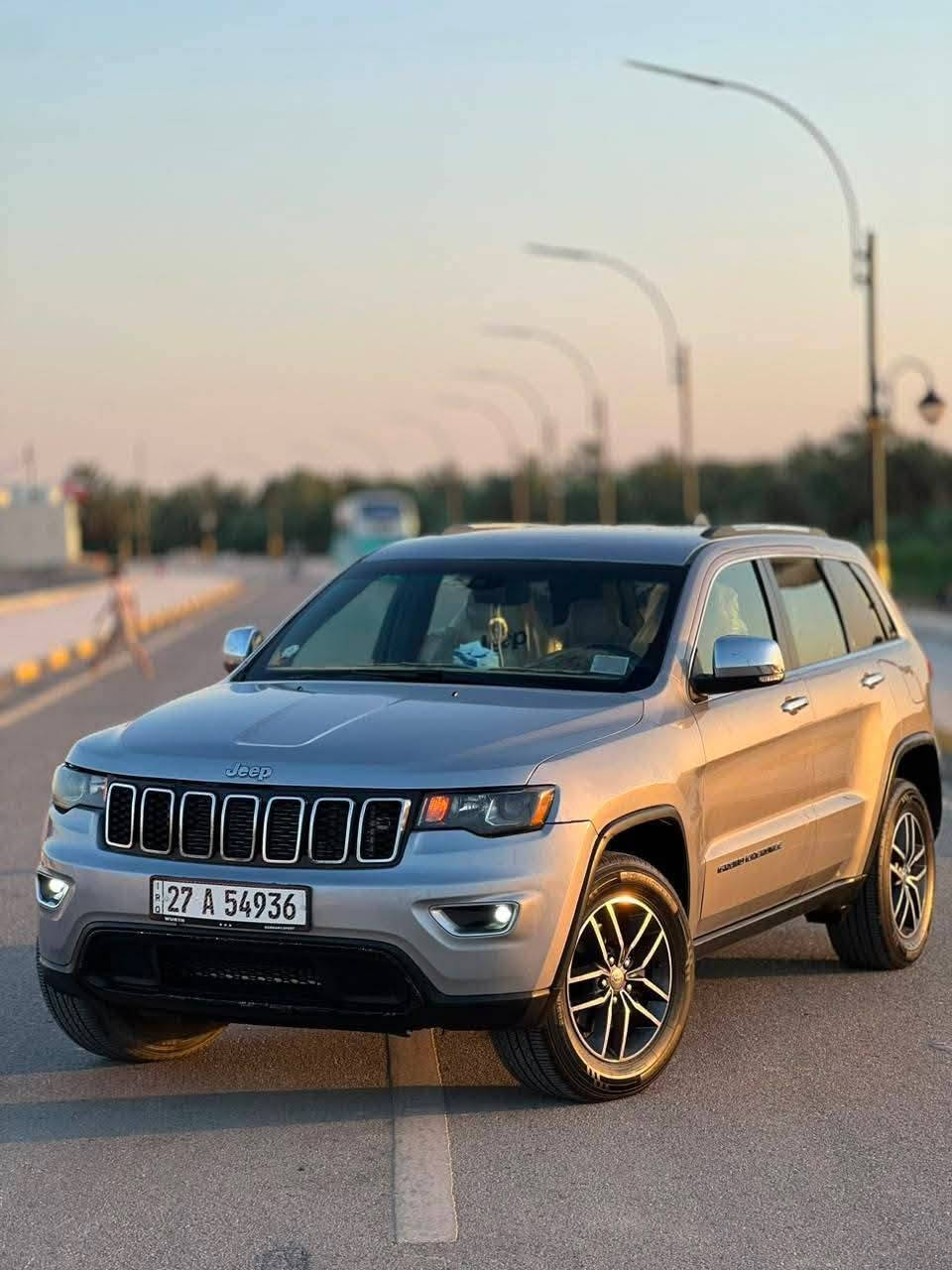 السلام عليكم
للبيع
Jeep Grand Cherokee Limited 2018
جيب جراند شيروكي ليميتد 2018
ماشيه 120
سياره كفاله كير ومكينه حداديه وتخم تاير وتبريد كله كارتون
رقم ذي قار انگليزي تحويل مباشر
✅ المواصفات :

🎨 اللون: سلفر
🌍 وارد أمريكي

⚙️ محرك 3.6 لتر
🔩 6 سلندر
🔧 جير أوتوماتيك
🛞 دفع AWD
💿 جنوط 18 إنش
💎 المواصفات:
رادار
توقف ذاتي عند التحذير
• شاشة لمس
• بلوتوث
• Android Auto
• كاميرا خلفية
• حساسات أمامية
• حساسات خلفية
• مقاعد جلد
• تحكم كهربائي بالمقاعد
• مثبت سرعة
• بصمة وتشغيل ذكي
• مكيف أوتوماتيك
• نظام تحكم بالمقود
✅ فئة ليمتد
✅ ما عدا الفتحة
الضرر
✅ جاملغ وبنيد بدون دواخل
مكاني ناصريه/قلعة سكر
سعر ٢٠٨ بيه مجال

‭***********‬
