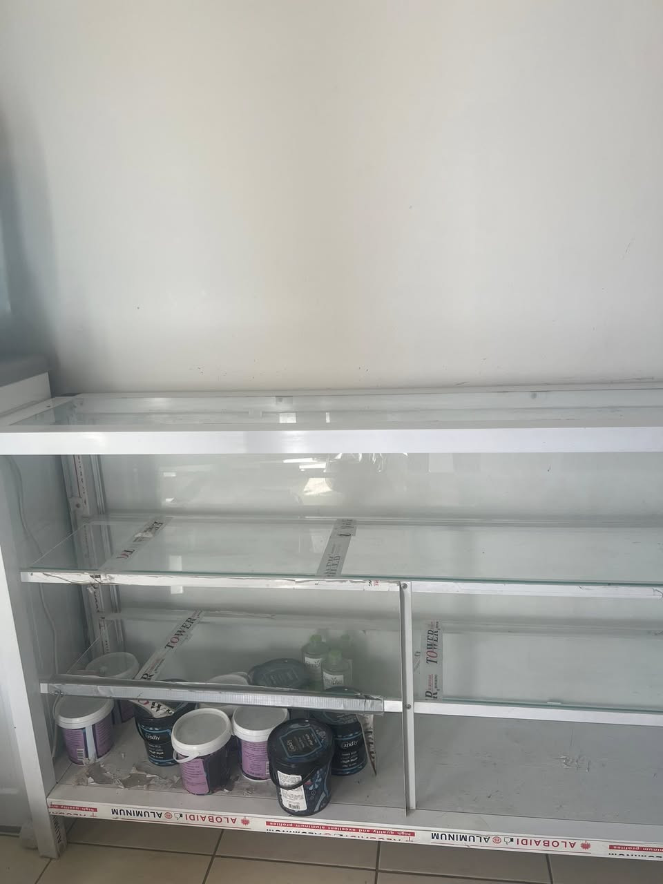 فاترينا للبيع زجاج ٤ طابق ما بيها كسر عندي عدد ٢
سعر الوحده ٢٠ الي يريدهم يجي يأخذهم


**إذا كنت صاحب هذا الإعلان وتريد حذفه لأي سبب، رجاءا أرسل رسالة إلى الدعم الفني**