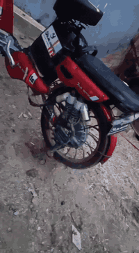 سلام عليكم بايسكل شحن للبيع شغال بطاريات شاحنة كلة بلادي تجي شوف بعينك  وشغلة  عنوان كربلاء  السعر 200وبي مجال 
هذا رقم صاحب البايسكل ***********
