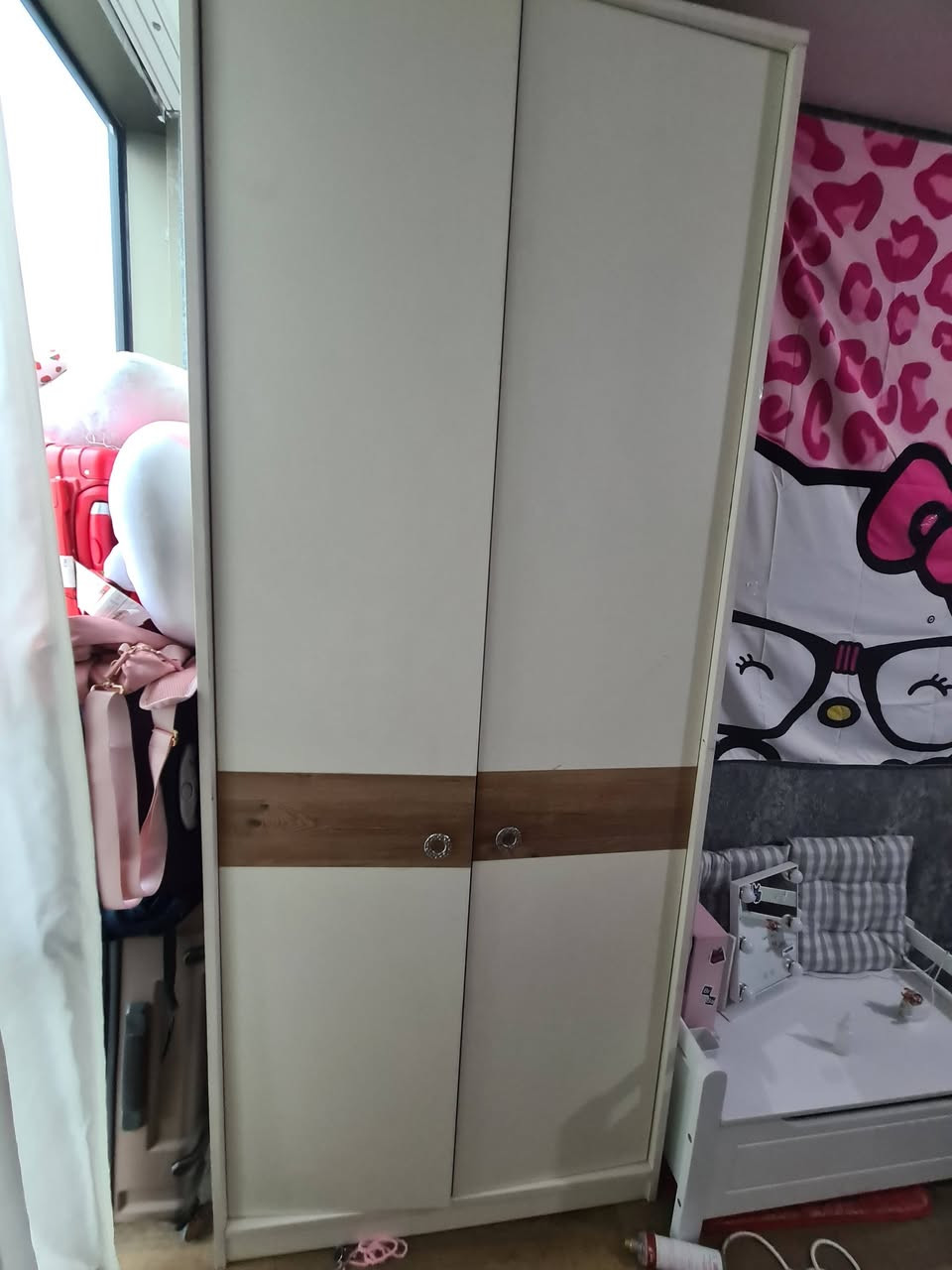 غرفة نوم للبيع السريع كنتور خمس ابواب سرير ١٦٠×٢٠٠ كومدين ميز تواليت و رفوف  بدون دوشك السعر 125 الف


**إذا كنت صاحب هذا الإعلان وتريد حذفه لأي سبب، رجاءا أرسل رسالة إلى الدعم الفني**