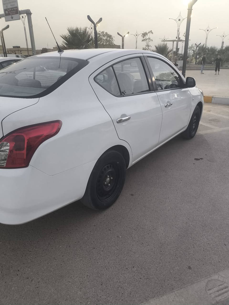 مرحبا شباب نيسان سني هندي موديل 24 مابيها تبديل بس قطعتين صبغ مرقم شوهداء جاهزه السعر 110 وبيها مجال سكن ذي قار مركز ***********
