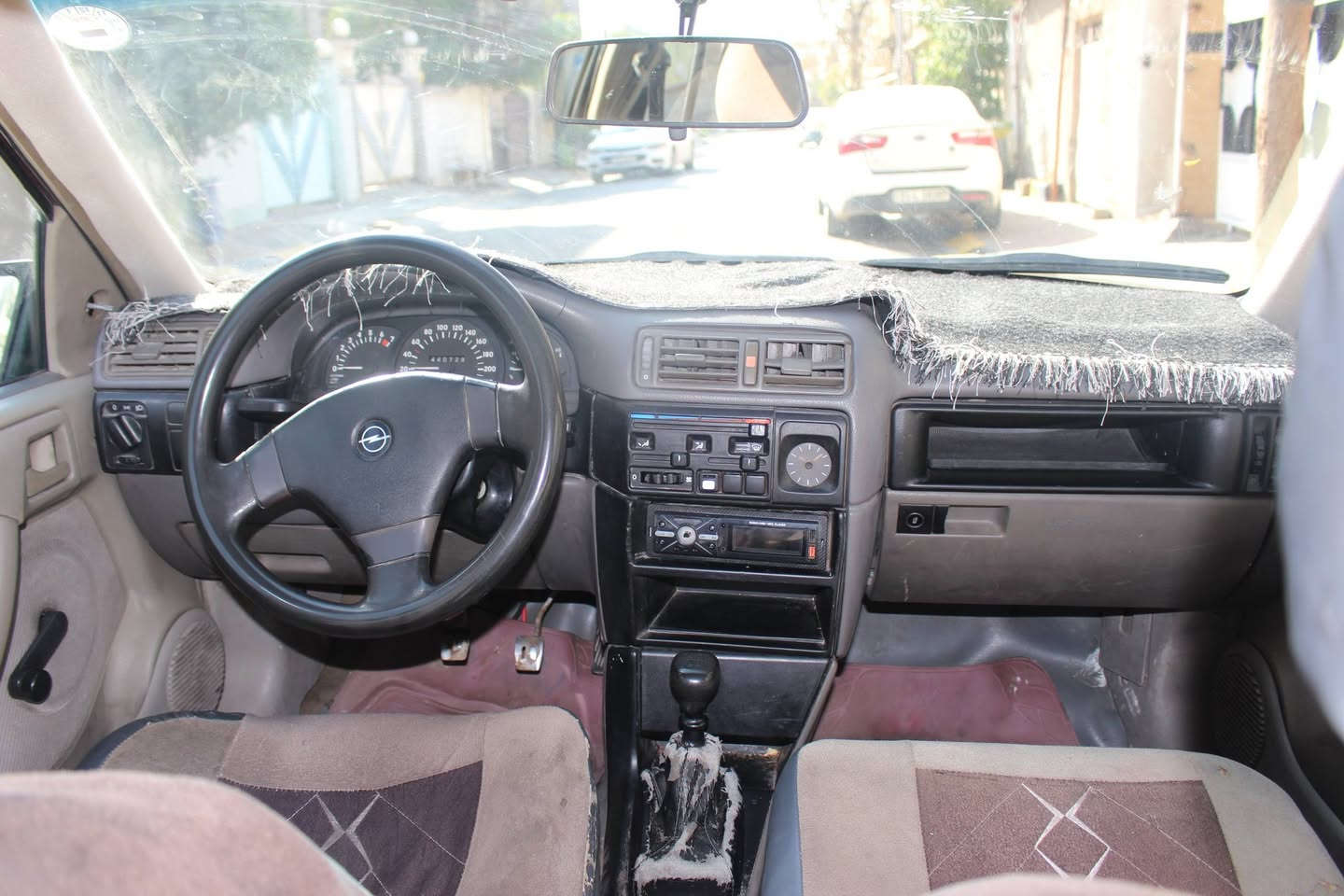 سلام عليكم اخوان
اوبل فكترا لبيع
موديل ١٩٩٠ سياره بدون اي ضربه او حادث
رقم اربيل دولي سنويه لحد ٢٠٣٠ بيه بطاقه بنزين
سياري باسمي احول لك ثاني يوم
محرك ١٦ قايش عريض بحاله جيده
باور... قفل مركزي.. طايرات جديد... كهربائية كلها شغال... كير عادي.. تبريد عل سقف ثلج يشتغل عل دينمو السيارة بدون اي مشكله و معدل.
سعر ٤٣
***********
