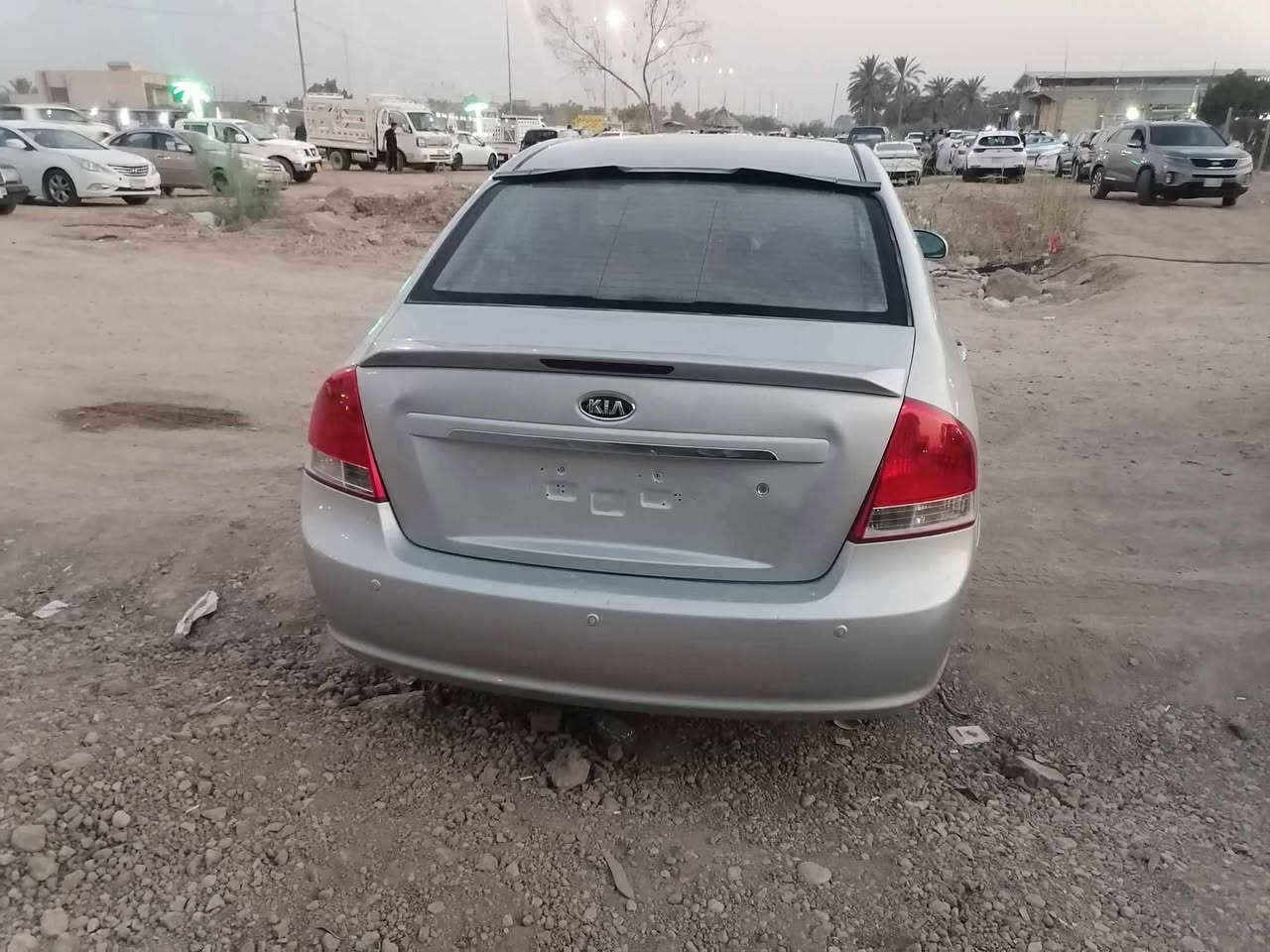 سيراتو ٢٠٠٧ شكل السبكترا 
دكشن عالي محرك ١٦٠٠ 
وارد امريكي ضربه بالجاملغ الأمامي 
لون رصاصي 
باسمي مداور ثاني يوم 
بسعر ٨٠ ورقه وبيها مجال 
للاستفسار الاتصال على هذا الرقم

***********
