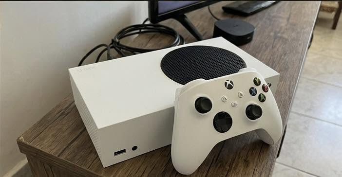 للبيع: Xbox Series S (أخو الجديد 100%) 🎮🔥

السلام عليكم شباب، جهاز اكس بوكس سيريس اس للبيع بحالة الوكالة:
 
النظافة: 100% جهاز لوك، استخدام قليل جداً ونظيف جداً.
 الإصدار: موديل 2022.
 
الحالة: الجهاز بستيكر الشركة، لا مفتوح ولا مصلح نهائياً (على الفحص والشرط).

 الملحقات: يجي معاه كامل ملحقاته الأصلية (الوايرات واليد البيضاء الأصلية بحالة ممتازة).

💰 السعر: 380,000 دينار عراقي وبي مجال بسيط

📍 المكان: الموصل


**إذا كنت صاحب هذا الإعلان وتريد حذفه لأي سبب، رجاءا أرسل رسالة إلى الدعم الفني**