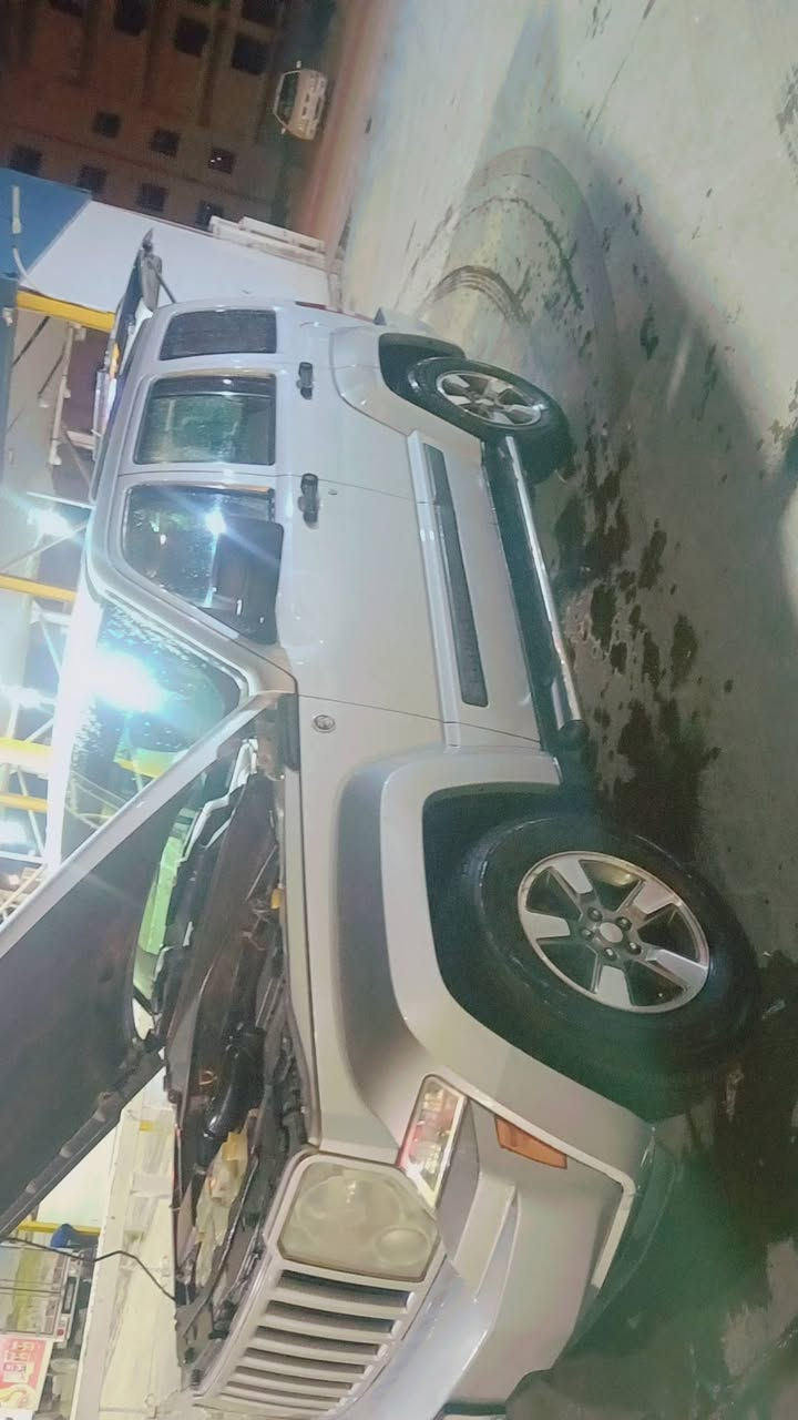 السلام عليكم 
من رخصة الادمن  
جيب لبرتي موديل 2008  محرك 3700
وارد امريكي بدون حادث كلين 
بدون صبغ ومامبدل بيها شي كلها بلادي 
الرقم الانكليزي الجديد السنوية ب اسمي 
مكينه بلادي صدر امامي خلفي جديد 
نوزلات وبلكات وفيت بم جديد  تخم تاير جديد
السيارة مكفولة من كلشي وخير من الله  
تجي تفحص وتشوف بعينك وتقتنع 
مكان السياره واسط 
السعر  ١١٠ ورقة وبيها مجال بسيط 
للاستفسار      ***********
