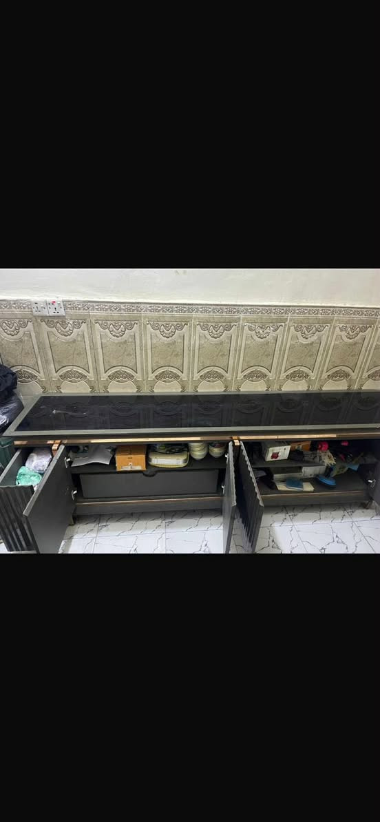 ميز بلازمه للبيع مكاني بغداد مقابيل مرور الطوبجي السعر 50 الف مستعجل  ؏ بيعه مكان مــآعندي ***********
