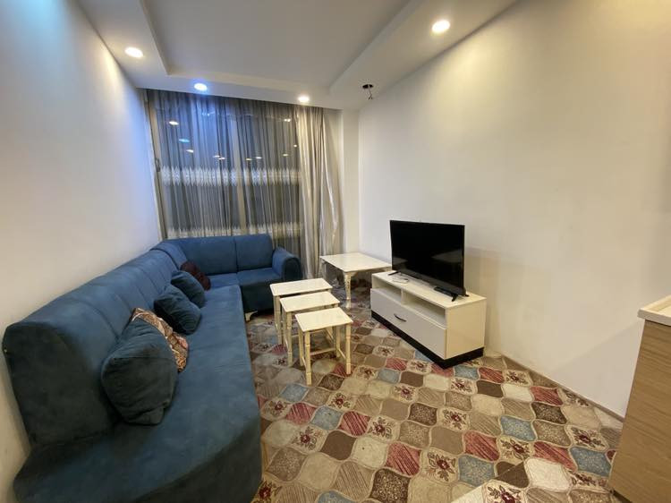 شقه للايجار في اربيل 
داخل مربع ذهبي 
شقه متوفر غرفه صاله 
مؤسس بل كامل 
مساحه 60m
واجهه داخل مجمع
لاستفسار اكتر عل واتساب 
***********
