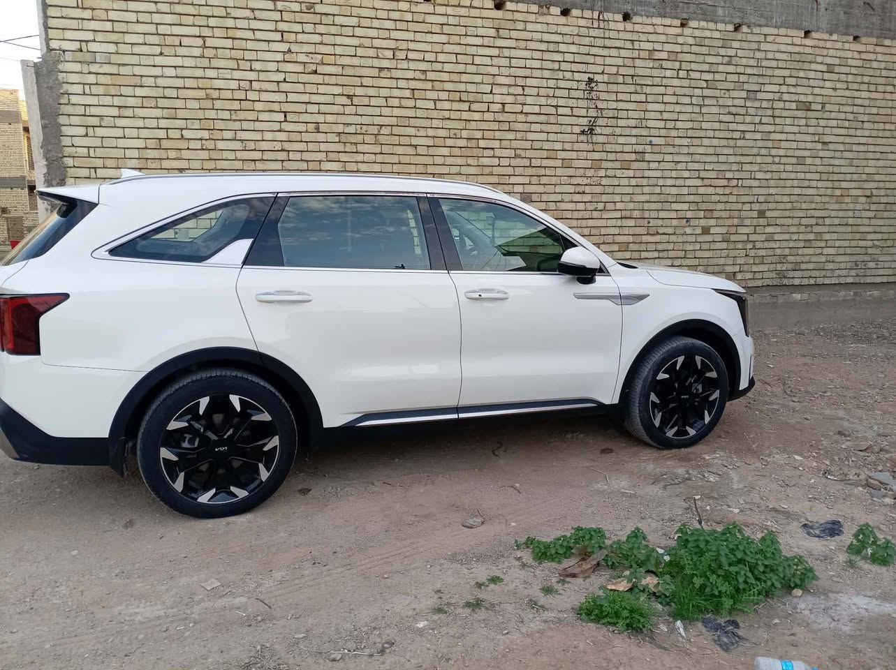 السلام عليكم للبيع سورنتو  موديل 24 ماشيه 25 الف سيارة بحاله الشركة ويل 20 فول بانوارما  داتاشو كير ماوس 7راكب 6سلندر 3قطع تبريد رادار كروز سرعه  لايت عدسة زاد بدأت  السعر 325 كراسي كهرباء وبعد بيه اهويه موصاصفات مكان الدورة البو عيثه  ***********  واتساب مامتوجد عل مازنجر رجان
