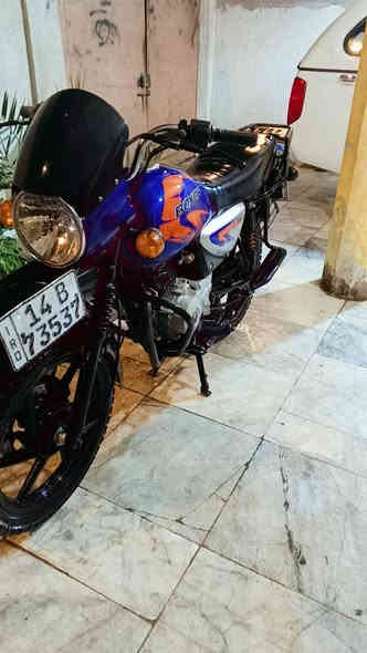 سلام عليكم بوكسر جبلي فحل مديل 23  سعر1850شرط تحويل مبدل بستن درجه مشايه تخبل كل نقص ما بيه دك سلف وطلع
بصره ابو لخصيب وتساب ***********
