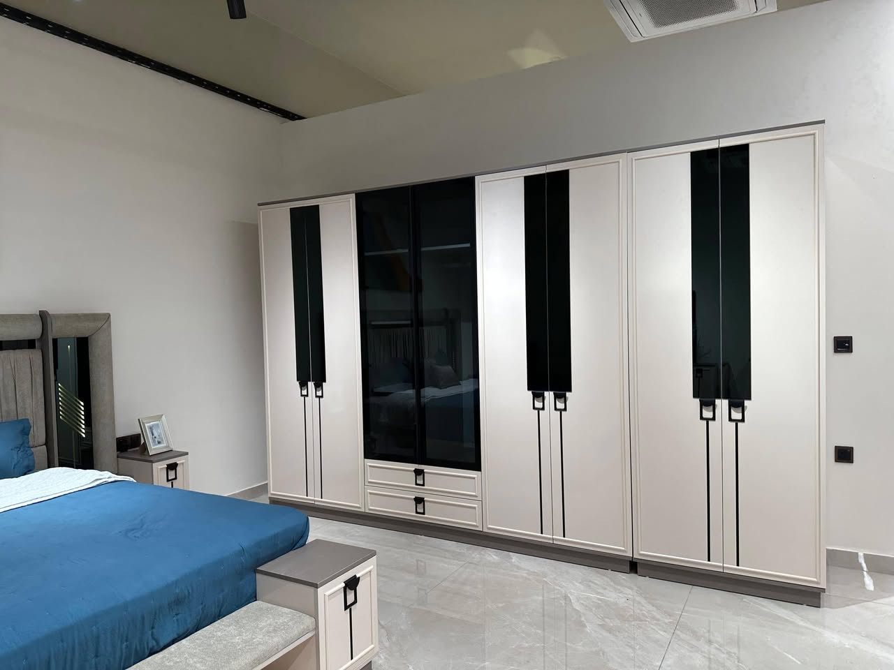 10 قطع كنتور ملحق اناره فول جميع اجزاء الغرفه سرير مخزن شازلون منفصل متوفره الان في معرض الشركه الكائن طريق رفاعي نصر مجاور جامعة اوما الاهليه للاستفسار اكثر يرجى الاتصال على الارقام التاليه
***********
*********** واتس فايبر تلگرام 
البيع بطريقة النقد والاقساط 
الشد والنقل داخل محافظة ذي قار مجانا
