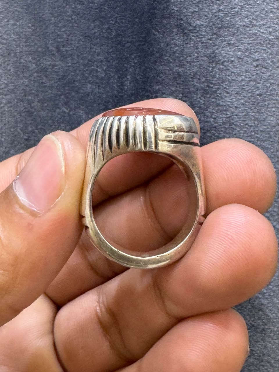 اللهم صل على محمد وال محمد 
خاتم عقيق يماني لون جزري
قطعه في منتهى الروعه والجمال
صياغةة البحرين 
ورشه لمسات فضه عيار 990
مخطوطه / "وَإِنَّكَ لَعَلَىٰ خُلُقٍ عَظِيمٍ"
مقاس الخاتم يلبس 20/21
يوجد توصيل كافة المحافضات البصرة, العراق


**إذا كنت صاحب هذا الإعلان وتريد حذفه لأي سبب، رجاءا أرسل رسالة إلى الدعم الفني**