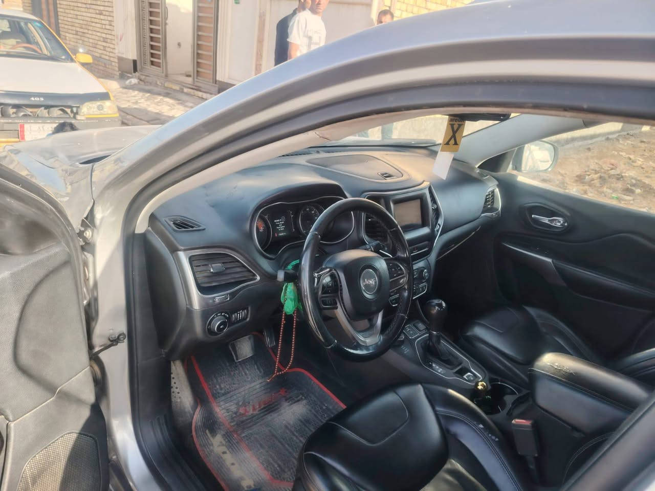 ***********سلام عليكم جيب شيروكي بزون رقم ميسان نگليزي تحويل ثاني يوم مكينه 6سلندر السعر 142وبيه مجال حادث بنيد وجاملغ نفسه بدون دواخل
