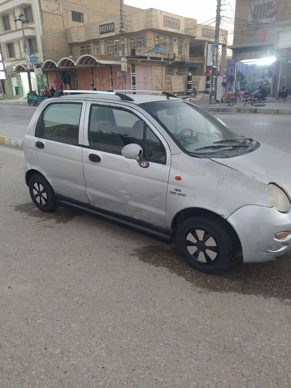 السلام عليكم سياره شيري كوكو راعيه موجود بكربلاء موديل 2012 گير عادي تبريد وتدفئه يشتغل مكاني كربلاء الرقم ***********
