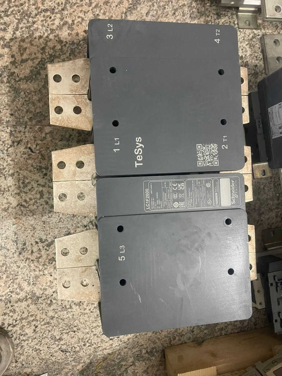 قواطع وكونتكترات احجام كبيره من16امبي   25امبير 50امبير 80امبير 125امبير 160امبير 250امبير 500امبير 700امبير 1000امبيو 1600امبير 2500امبير قواطع موتورايزات شنايدر اي بي بي بسعر مناسب وتنافسي لاستفسار اتصل ***********واتساب
