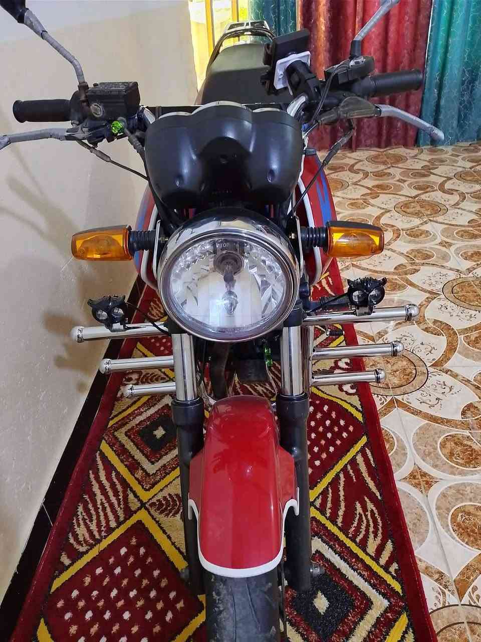 سلام عليكم بانده وراق البيع مديل 20 طالع بشعر 8 السعر واحد و سبعميه وبيهه مجال ***********
