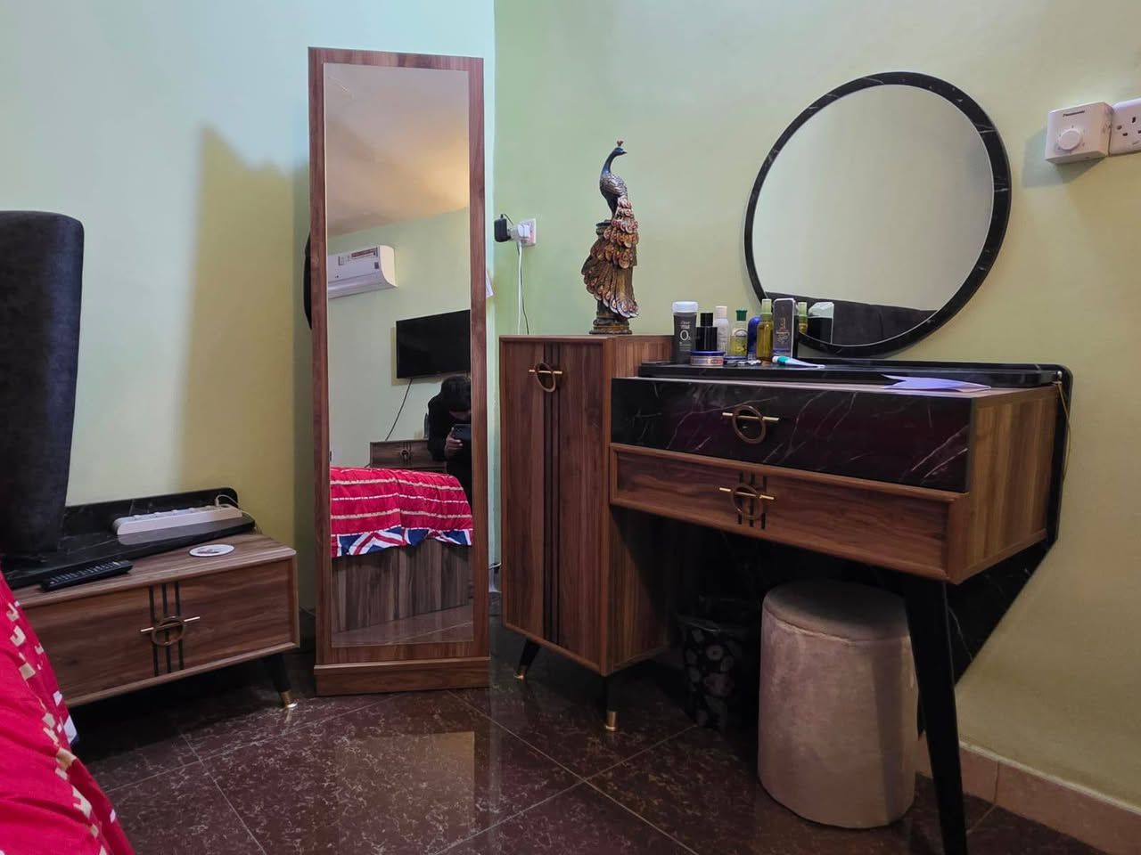 غرفة تركية مستعملة قليل يعني جديدة  للبيع مابيها اي ضرر
مكانها الدورة جمعية خير الله
للاستفسار الاتصال على الرقم
***********
