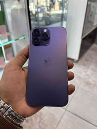 14 برو ماكس  ذاكرة 256 بطارية 87 ZA دبل خط  نضيف بدون ملحقات  سعر 950 ...