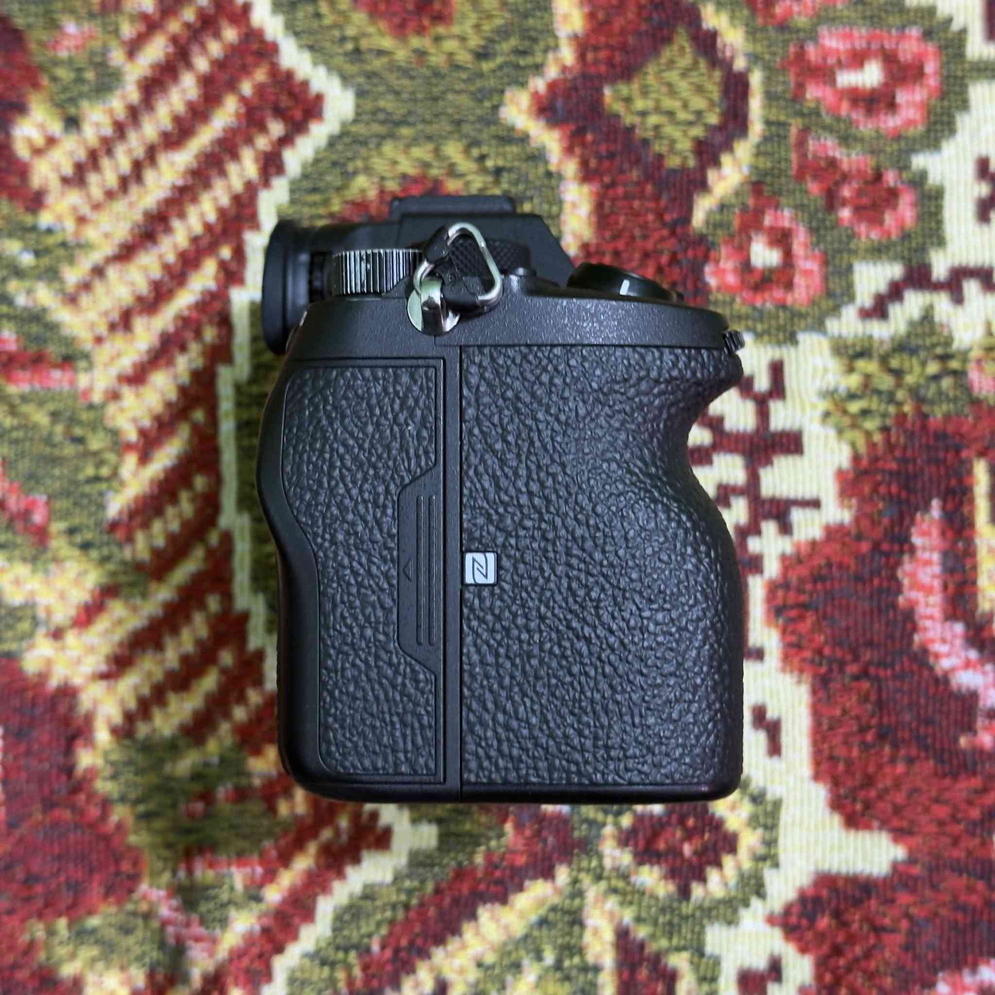 كامرة سوني
Sony A7Riv
للبيع مع عدسه سكما 24-70
3,500,000 IQ
شتر الكامره 6500
الكامرة نظافة 100%
للتواصل واتساب فقط:***********
