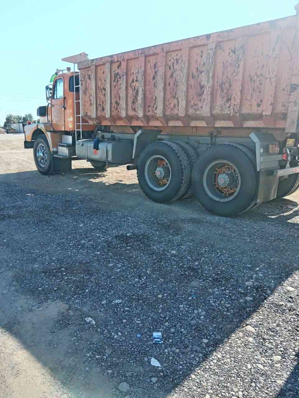 سلام عليكم فالفو للبيع موديل 82 مكينه N10 كير 4x4 رقم انكليزي نجف بأسمي استوهه امجدهه مكاني واسط الكوت رجائن الموشراي لا يتصل للاستفسار ***********
