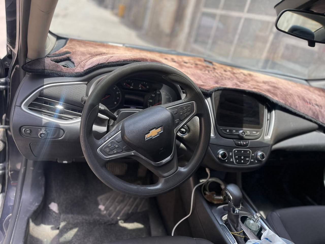 السلام عليكم للبيع ماليبو 22 LT او مراوس بسيارة موديل احدث

تحكم ستيرن 
كشن كهرباء 
مزامنة مناخ 
شاشة اعطال 
بصمة ابواب 
تبريد قطعتين
السيارة داخلة سرقة
 مازدا يسار وجاملغ ومرجعيه وصابغيه 
وحافة البنيد الوجه صبغ من امريكا
السيارة خير من الله محرك وكير وتبريد كله نعمة ومداريها من ناحية البانزين والدهن كله درجة اولى ومن احسن المراكز والشركات 
 واني شادلها منظومة غاز 
***********
السعر 133 وبيه مجال للطيبين
