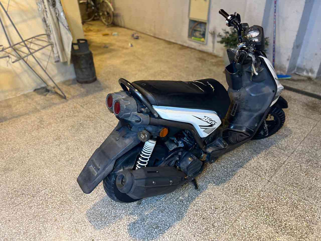 السلام عليكم للبيع سكنس جبلي دراجة جديده وجاهزه صارلها شهرين نازله من الرمبه على وضع البلاد سلف كلشي بلاد مكينه بالكارتون كهربائيات كله شغاله دراجه بيها شخوط بسيطه واضحه بالتصوير مكاني بغداد البلديات السعر ١١٥٠ وبيه مجال رقم الهاتف *********** الي يتصل ما يحصلني واتساب فقط يحصلني
