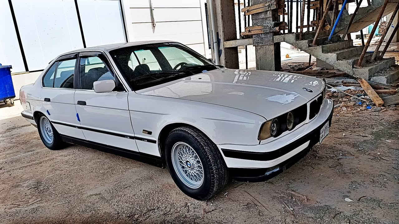 سه ره تا به ناوي خواي گه وره
ئه م BMW  بؤ فرؤشتن 
525 عادي حيزام سبوخ لؤ جواني 
پيشوو پشتي كه پسه بي ليدران 
ارم بلاستيك هه وليره به شه رتي ارموو اوليات و موو سوو براوه ش به شه رت دوو جام كاره با ناو خورفه ي زؤر جوانه ته بريد له سلؤري پيكه به شه رت چوار تاييه و ويلي نويي پيشتوو پشتيم تازه داگرتوه زؤر توندوو تؤله سه ياره ي ماله هي مه عره ز نيه هه موو شتي به شه رت ته قه و 100 دؤلار ببره سلايت نيه 
تكاييه مشته ري سه ري خؤتوو منيش مه هيشينه گؤرينه وه ي ناكه م ... له هه ولير... *********** وه تساپي له سه ره (سعري 44 ) معامه له يه كي برايانه 
ادميني گول وه ري گره .
