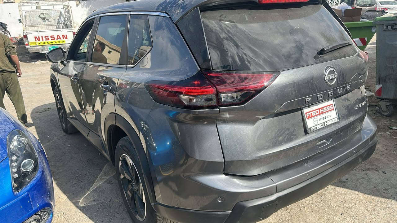 نيسان روج2024 SV AWD
ضرر.بدون سبوغ بدون دواخل 

ارباكات بلادی شريكه

رقم شاصي موجود بل منشوره

[hidden information] اتصل . واتساب
***********
سعر 147 ورقه مجال بسيط

38 الف ماشي

مواصفات SV awd

شاشه كبير

كاميره

بصمه

بابين بصمه

بريك بصمه

تشغيل ان بعد

حساس

رادار

كوشن هيتر

فورويل 4X4

سندوق كاربايي

تبريد مركزي

ويل كب كروم

تحديت سرعه

تحكمات ستيرن

حجركزوز بيلادي

بعد هواي مواصفات
